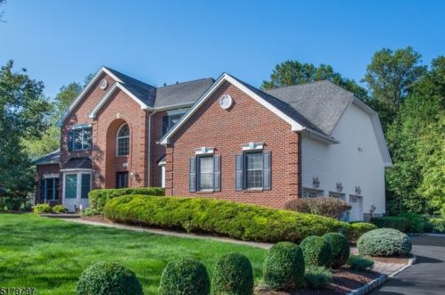 6 Cornell Dr, Dover NJ 07869-3537 exterior