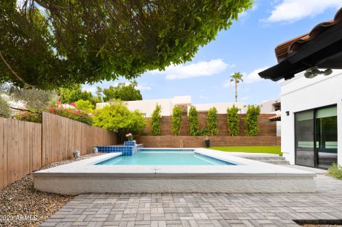 6264 31st Way, Phoenix AZ  85016-2327 exterior