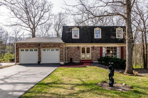 1486 Royal Springs Dr, Saint Louis, MO 63122-7134