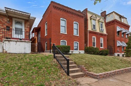 3149 Nebraska Ave, Saint Louis, MO 63118-2229