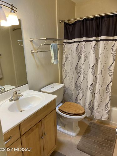 209 Lester St, Tucson AZ 85705-6551 exterior