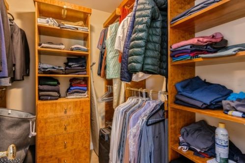 83 Winged Foot Dr, Livingston NJ 07039-8231 exterior