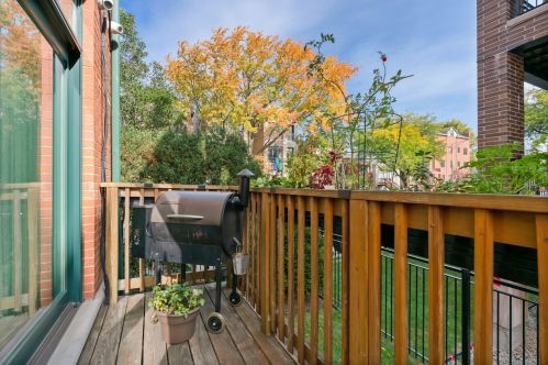 2759 Bosworth Ave, Chicago IL 60642-2341 exterior