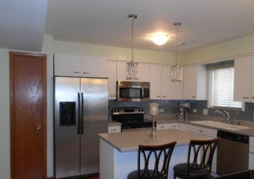 2530 72nd Ct, Chicago, IL 60707-2056