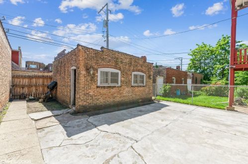 8029 Eberhart Ave, Chicago IL 60637-2411 exterior