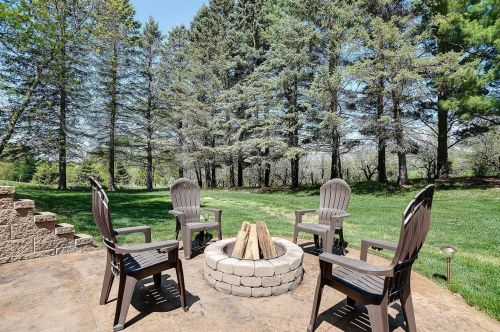 990 County Rd 92, Maple Plain MN 55359-9577 exterior