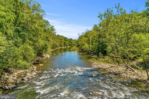 19372 Ml Dm Pl, Leesburg VA 20176-1637 exterior