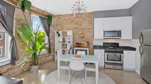 2782 Francis Pl, Chicago, IL 60647-6237