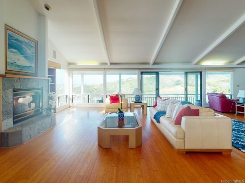 1994 Alaeloa St, Honolulu HI 96821-1021 exterior