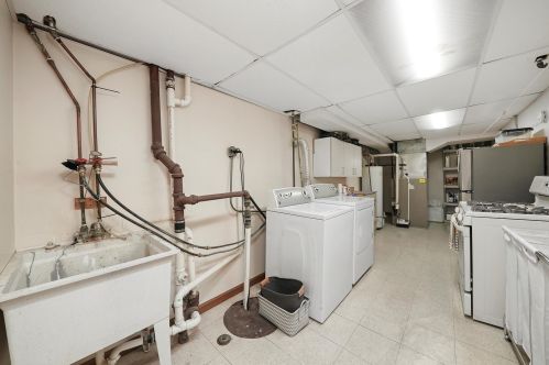 6625 64 St, Chicago IL 60638-4915 exterior