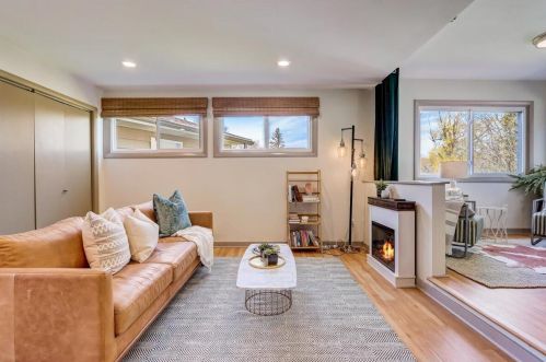 9200 Ironwood Ln, Milwaukee WI  53217-1211 exterior