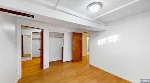 2401 New York Ave, Union City NJ 07087-4515 exterior