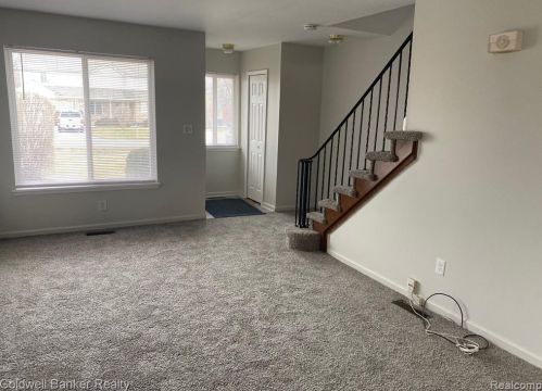 2944 Lovington Dr, Troy MI  48083-4478 exterior