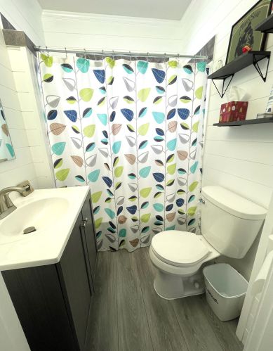 975 Evanston Ave, Meskegon MI  49442-4062 exterior