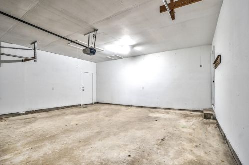 1202 Sprucebrook Dr, Kalamazoo MI 49048-5814 exterior