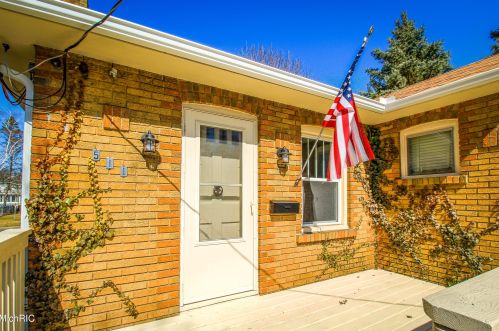 511 Glendale Blvd, Kalamazoo, MI 49004-1301