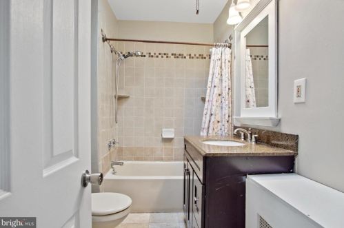 4255 Houghton St, Philadelphia PA 19128-1744 exterior