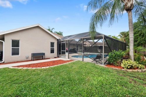 3851 Ramspeck St, Fort Pierce FL  34953-5381 exterior