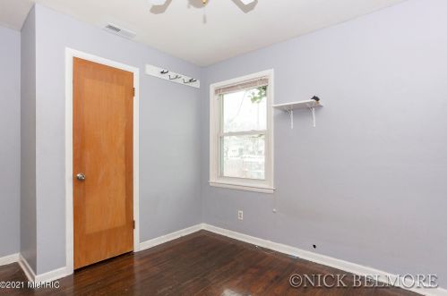 1153 Watson St, Grand Rapids MI 49504-6149 exterior