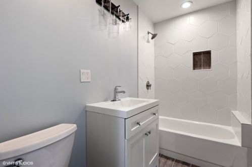 5446 Ludlam Ave, Chicago IL  60630-1414 exterior