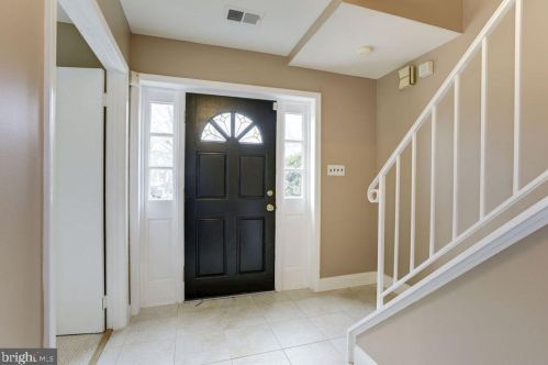 1040 Warbler Pl, Mc Lean VA  22101-2019 exterior