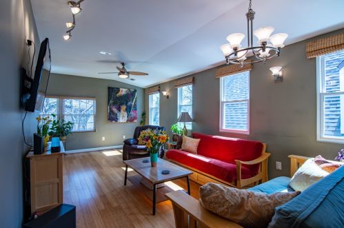 1652 Avers Ave, Chicago IL 60625-6014 exterior