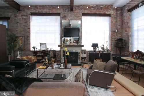 1225 6 St, Philadelphia PA 19147-4828 exterior