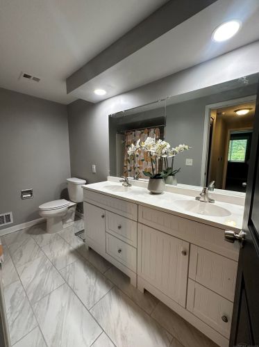 580 Longford Dr, Rochester MI 48309-2415 exterior