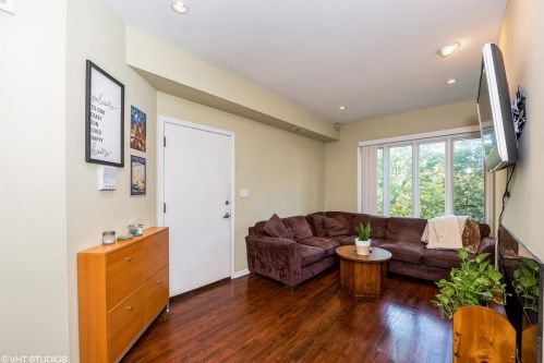 1445 Walton St, Chicago, IL 60642-5124