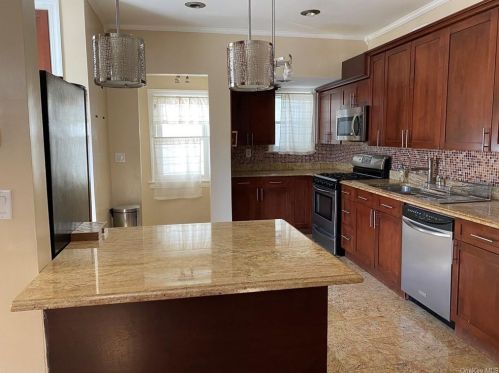 2401 Buck St, Bronx NY 10461-2901 exterior