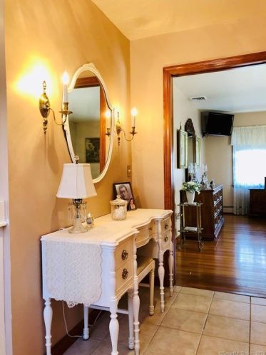 275 New Canaan Ave, Norwalk CT 06850-2620 exterior