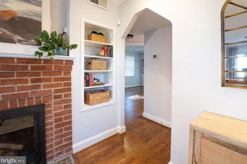 151 Moncure Dr, Alexandria VA 22314-4946 exterior