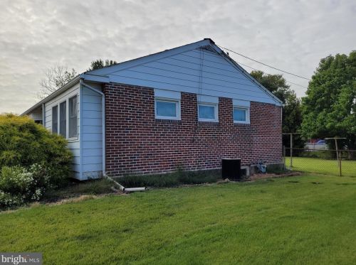 2148 Lee Ln, Chester PA 19014-2213 exterior