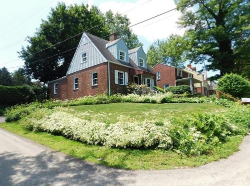 107 Camberwell Dr, Pittsburgh, PA 15238-2601