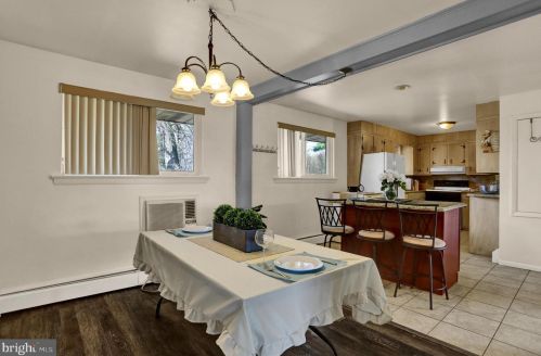 421 Fairview St, Pottstown PA 19464-6136 exterior