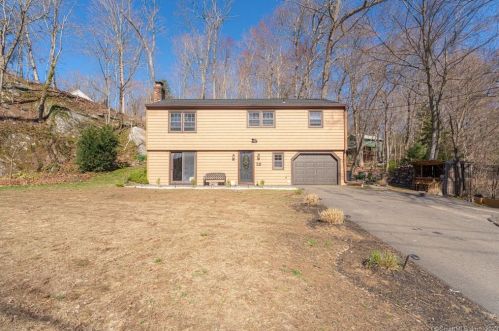 75 Essex St, Deep River, CT 06417-1946