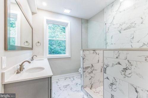 220 Fountain St, Philadelphia PA  19128-4508 exterior