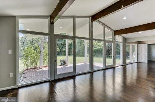 917 Northwest Dr, Silver Spring MD  20901-1435 exterior