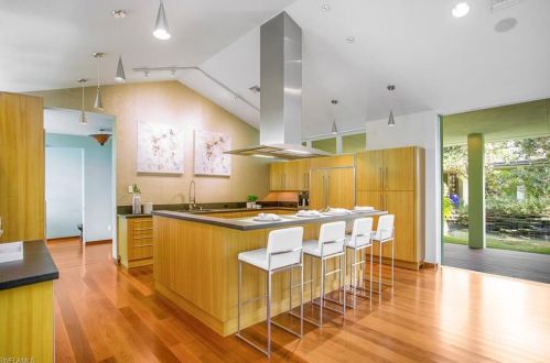 132 St, Naples FL 34108-2921 exterior