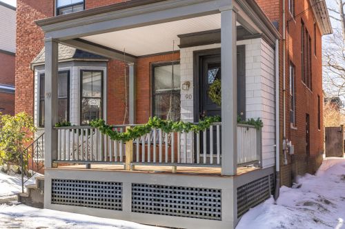 90 Neal St, Portland, ME 04102-3432