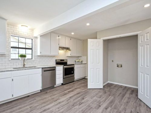 8302 Farmington Ct, Austin TX 78736-1744 exterior