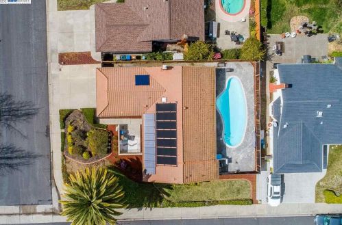 1798 Milburn Dr, Concord CA 94523-2117 exterior