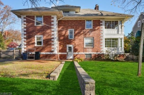 30 Mountain Ave, Maplewood, NJ 07040-2542