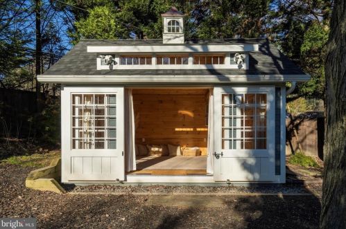 9 War Admiral Ln, Media PA 19063-5224 exterior