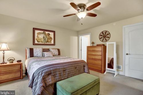 85 Midway Farms Ln, Lancaster PA 17602-2670 exterior