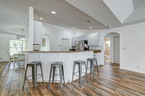 912 Paar Dr, Fort Pierce FL 34953-5623 exterior