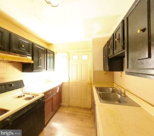 12021 Valleywood Dr, Silver Spring MD 20902-2236 exterior