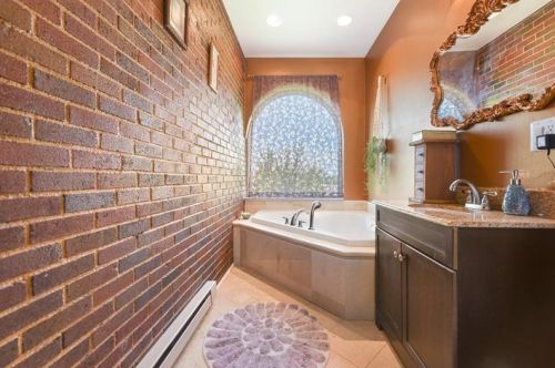 312 Kaercher St, Pittsburgh PA 15207-1477 exterior