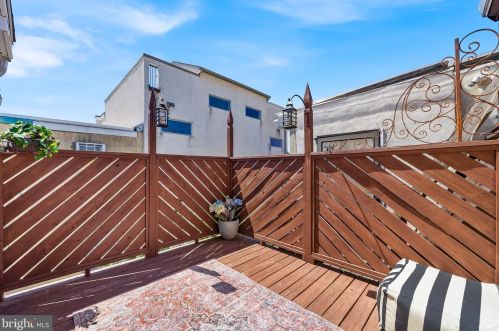 714 Carpenter St, Philadelphia PA  19147-3908 exterior