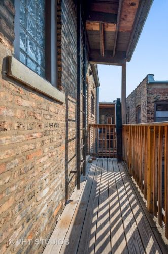 1151 Hyde Park Blvd, Chicago IL 60615-2817 exterior